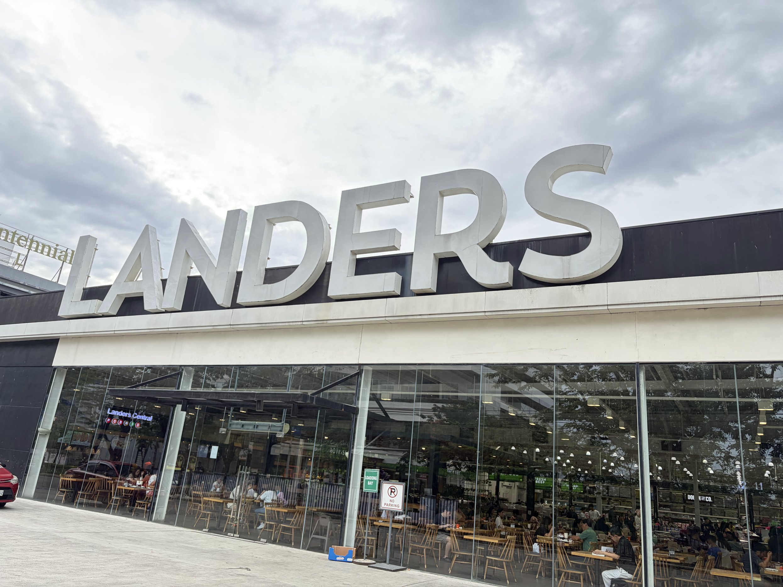 LANDERSの外観