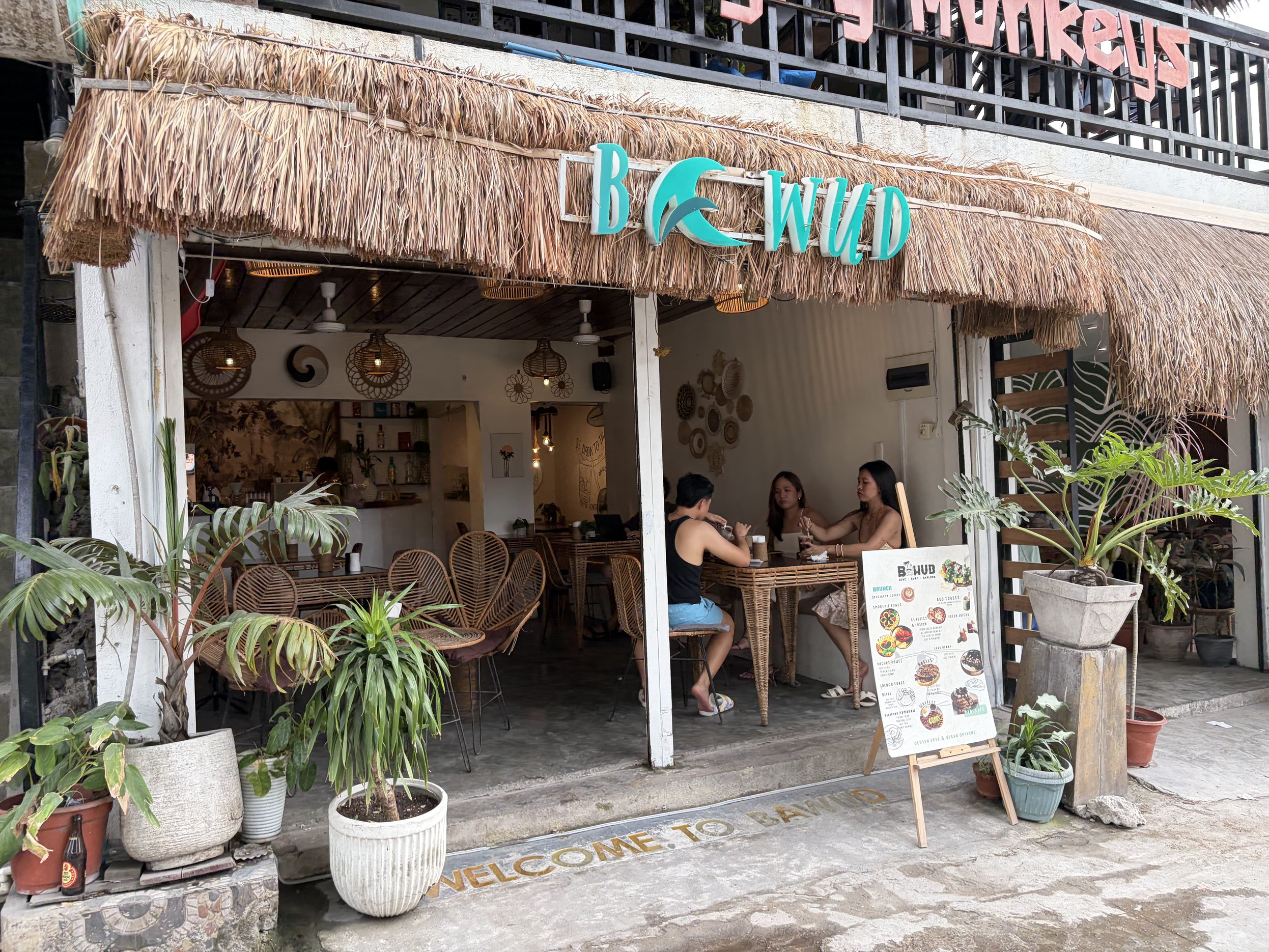 おしゃれなお店の外観4