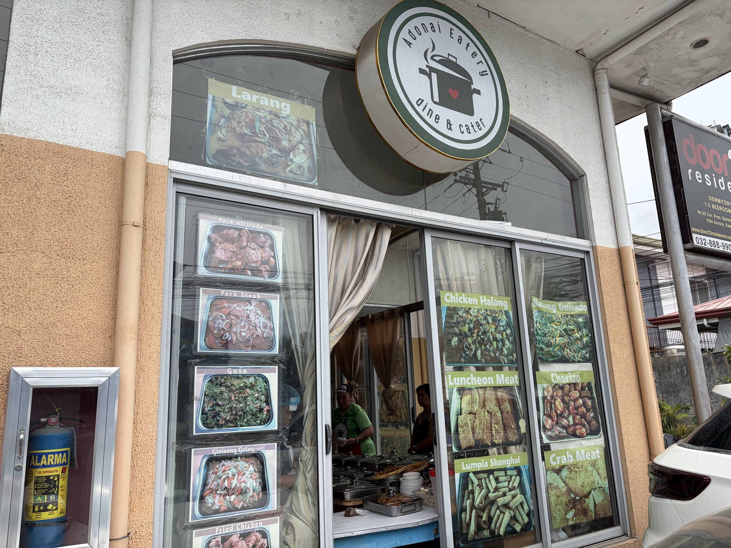 Adonai Eateryの外観