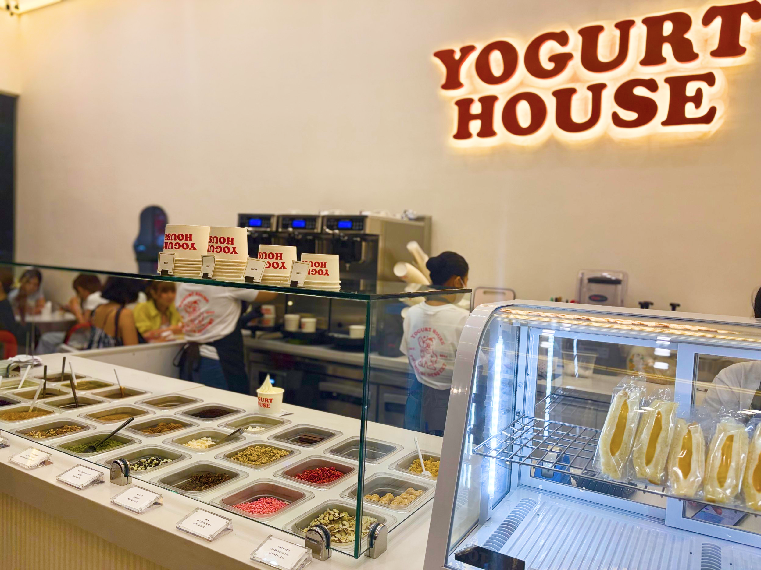 YOGURT HOUSEの店内