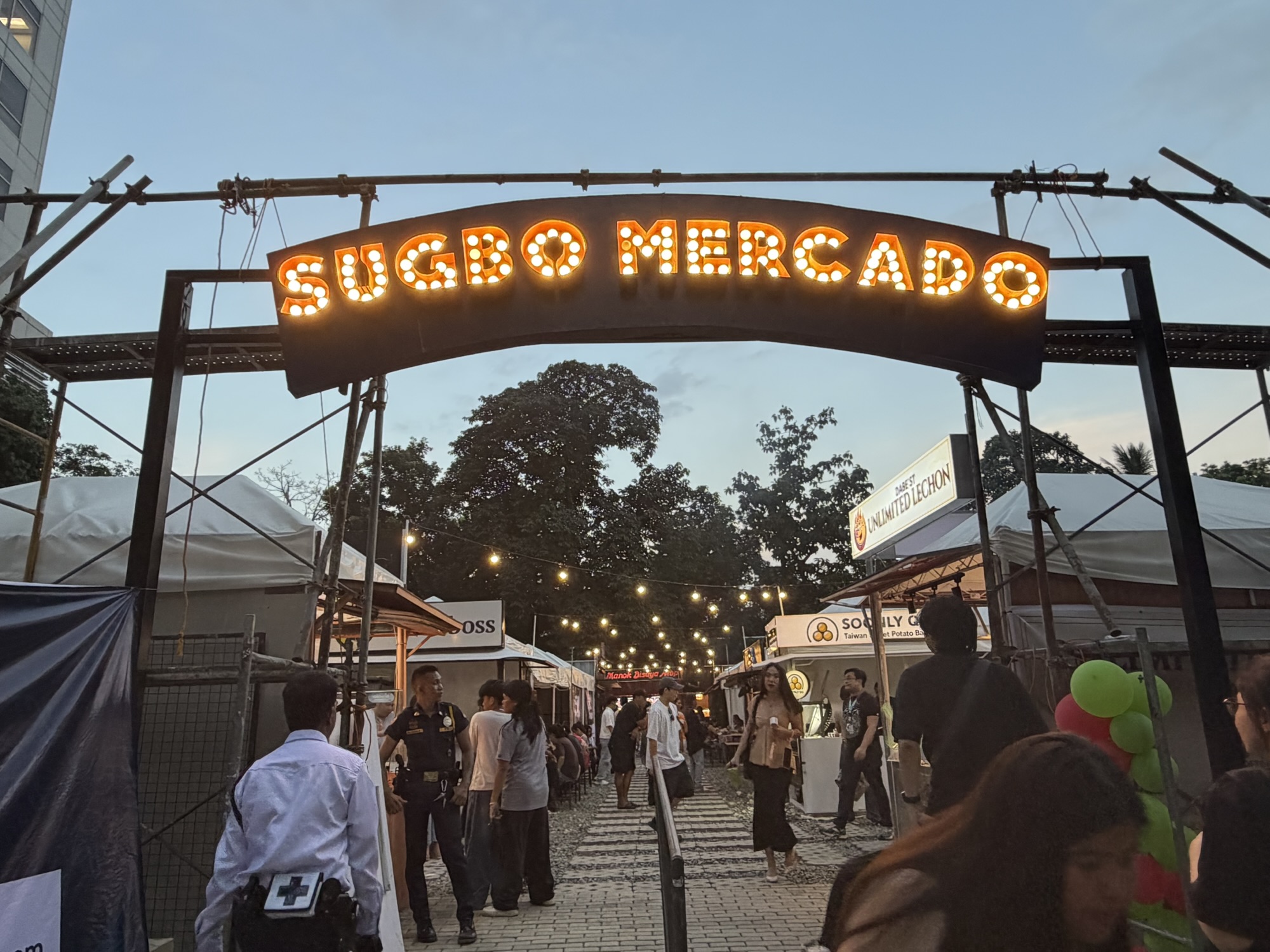 SUGBO MERCADO新会場の入口